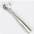 Omega srebrna metalowa do stóp ścinak skrobak do pięt pedicure 02.jpg