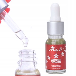 Molly Lac Oliwka perfumowana do skórek i paznokci z pipetą o zapachu Wonder Woman 10ml